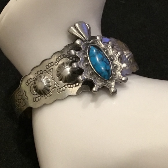 Silver and Blue Women's Jewelry Bracelet - Picture 3 of 6